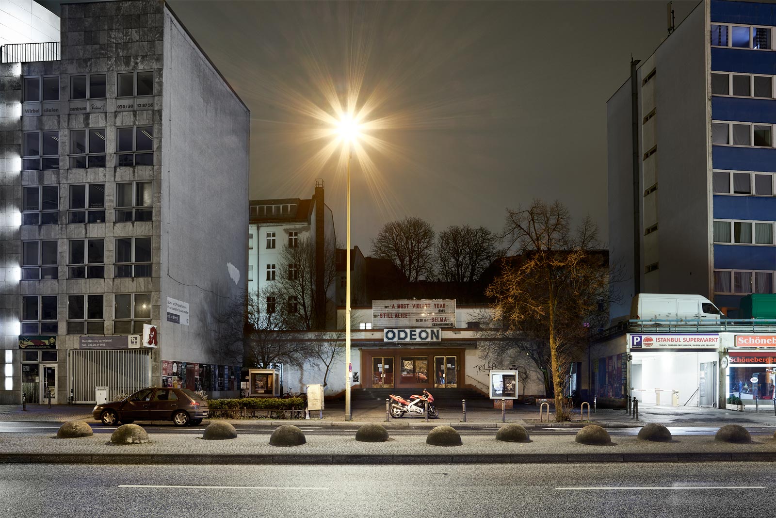foto: manfred bogner, berlin, mind the gap
