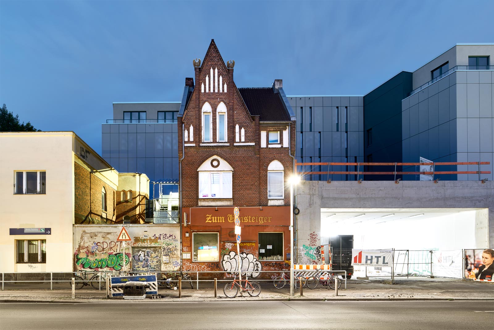 foto: manfred bogner, berlin, mind the gap