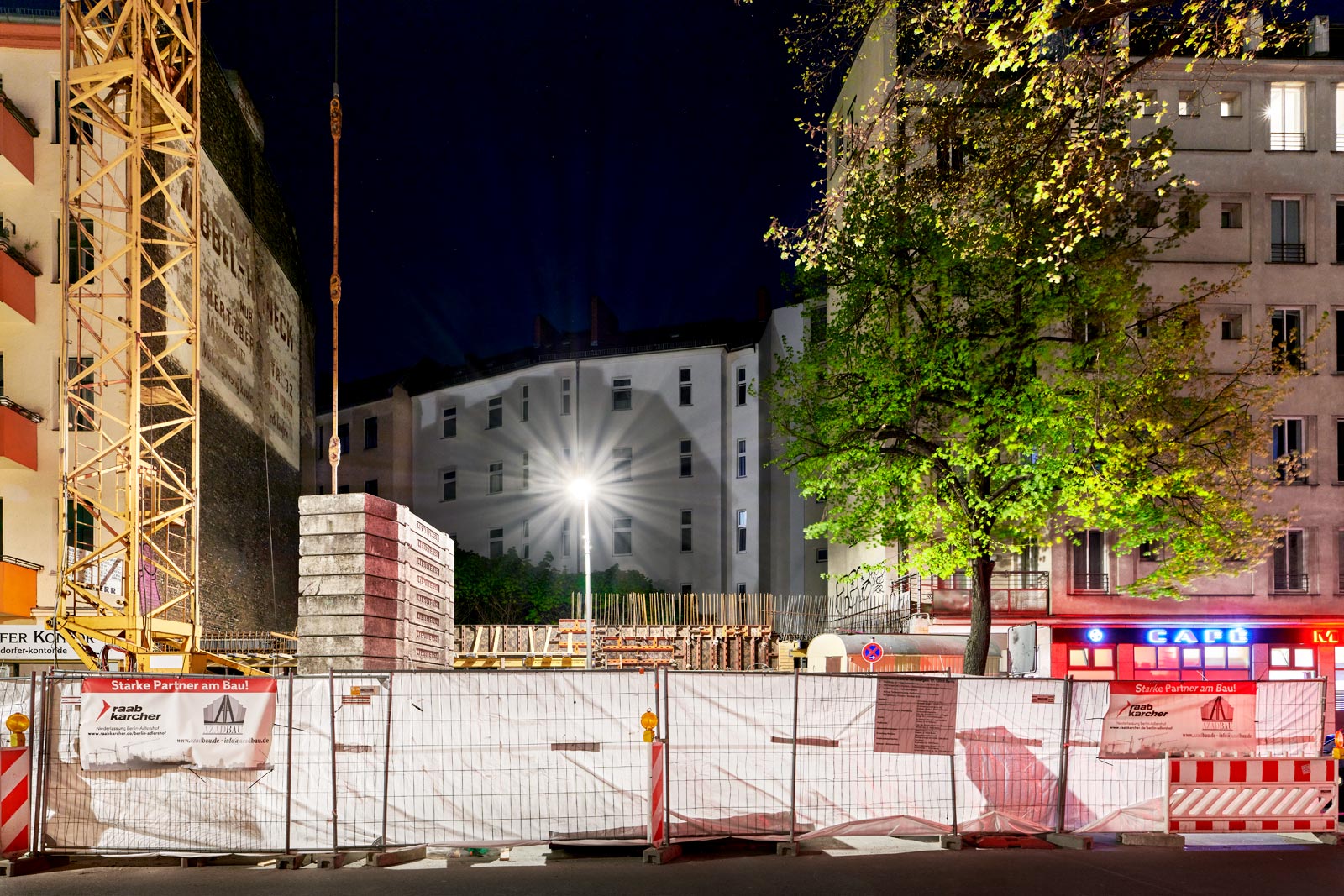 foto: manfred bogner, berlin, mind the gap